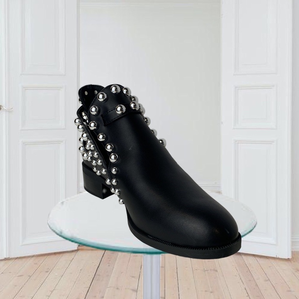 Fersini Italian Leather Ankle Boots Black Studded Booties Cutout Women's 9.5 - Picture 1 of 12